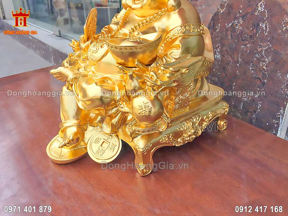 Tượng Phật Di Lặc bằng đồng mạ vàng có độ bền cao, gia chủ an tâm sử dụng lâu dài